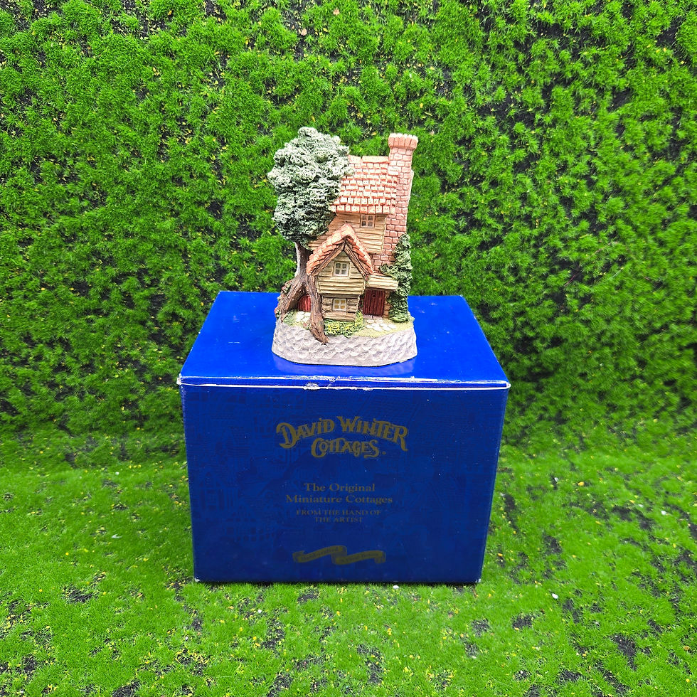 Thumbnail: David Winter Will Scarletts Den Sherwood Forest Collection 1995 Boxed With  Deed