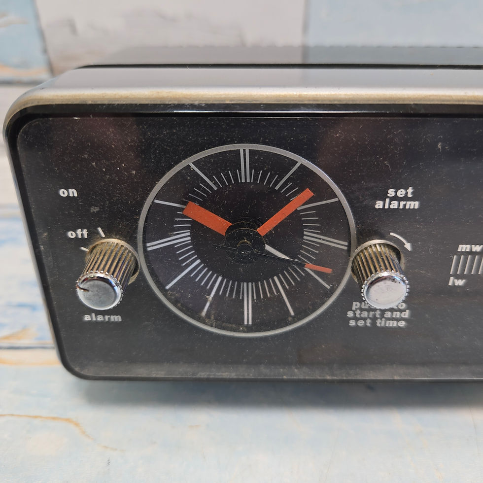 Thumbnail: copy of Working Bush TR230 Vintage MW/LW Portable Radio WW2 1971 pp3