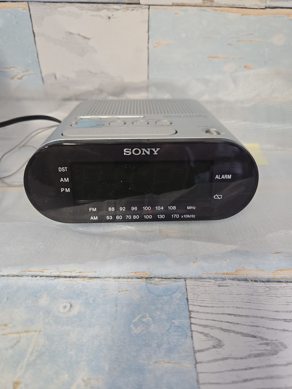 Thumbnail: Sony Dream Machine Digital Display Alarm Clock/ Radio FM/AM (ICF- C218) Silver