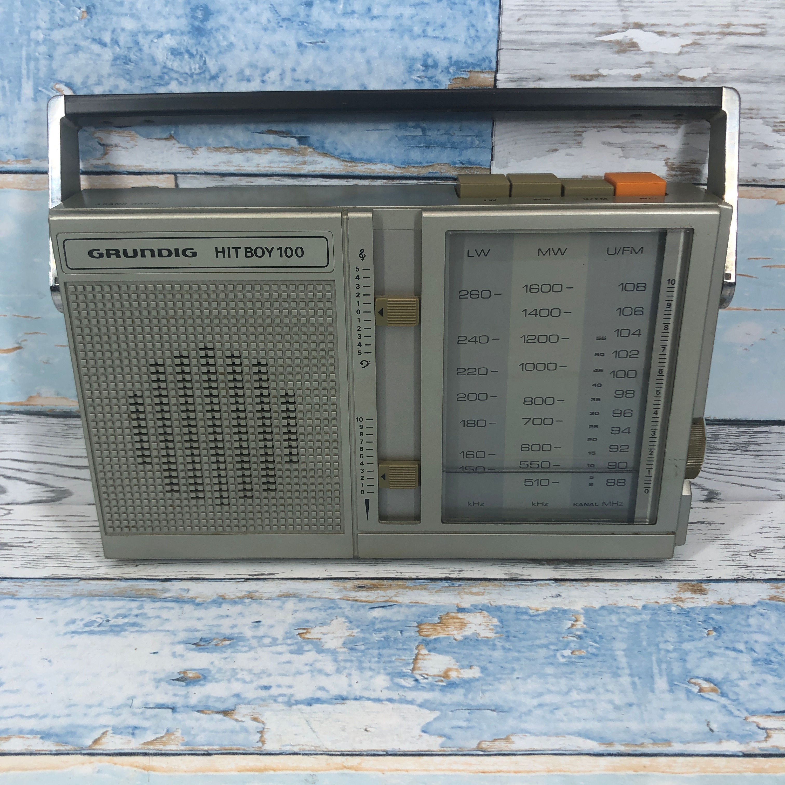 Vintage GRUNDIG HIT BOY 100 Portable 3 Band Radio 1980 Fully Working  German