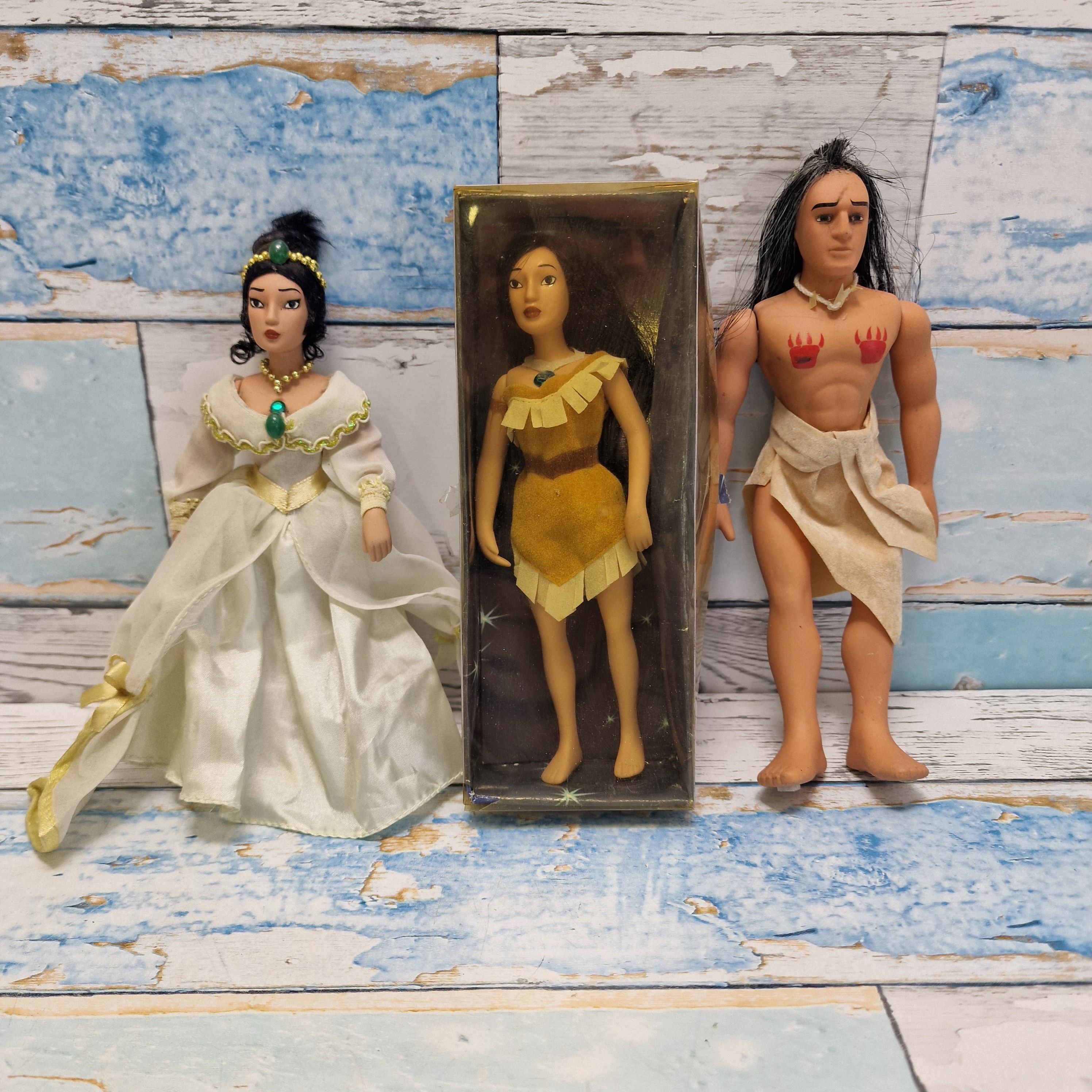 DeAgostini Disney Set Of Pocahontas Porcelain Dolls, Set Of 3 Dolls  Bundle