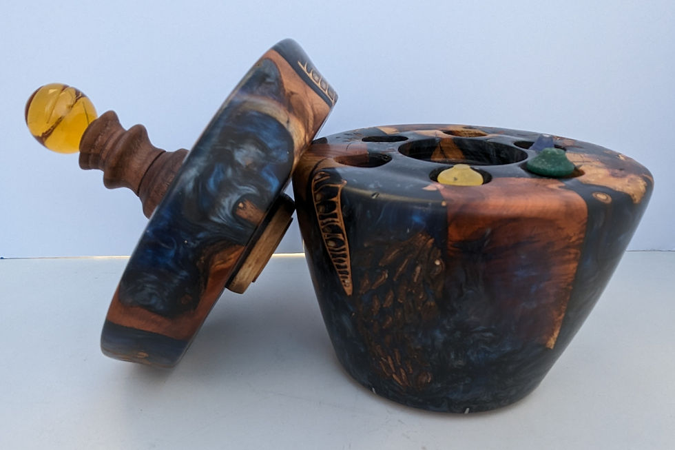 Thumbnail: Lidded urn