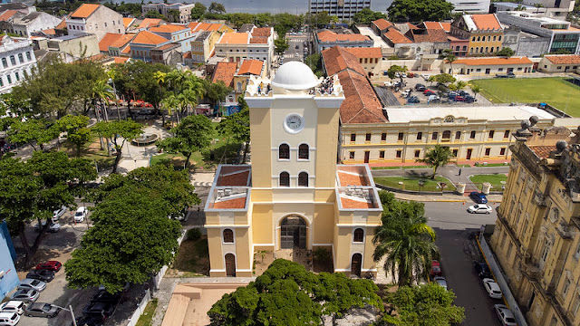 Os Bastidores do Recife: Pequenas Histórias que Não Aparecem nos Roteiros