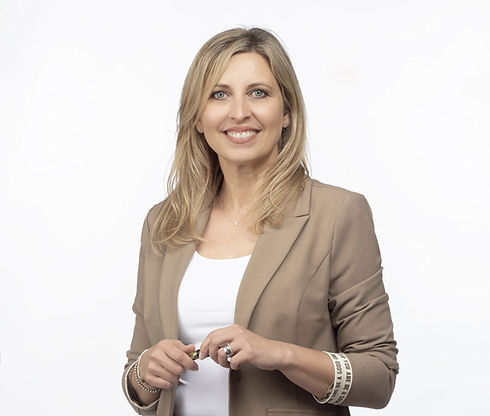 Headshot Johanna Born 