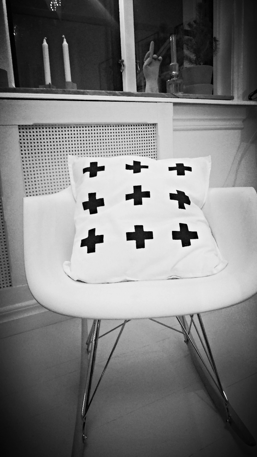 Thumbnail: Pillow cross