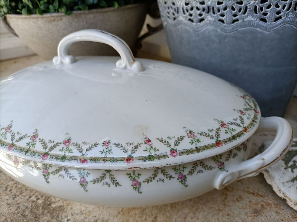 Miniature : Soupière élégante