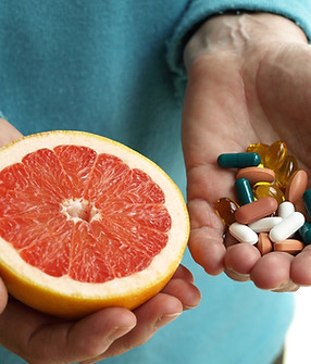 Pomelo y pastillas