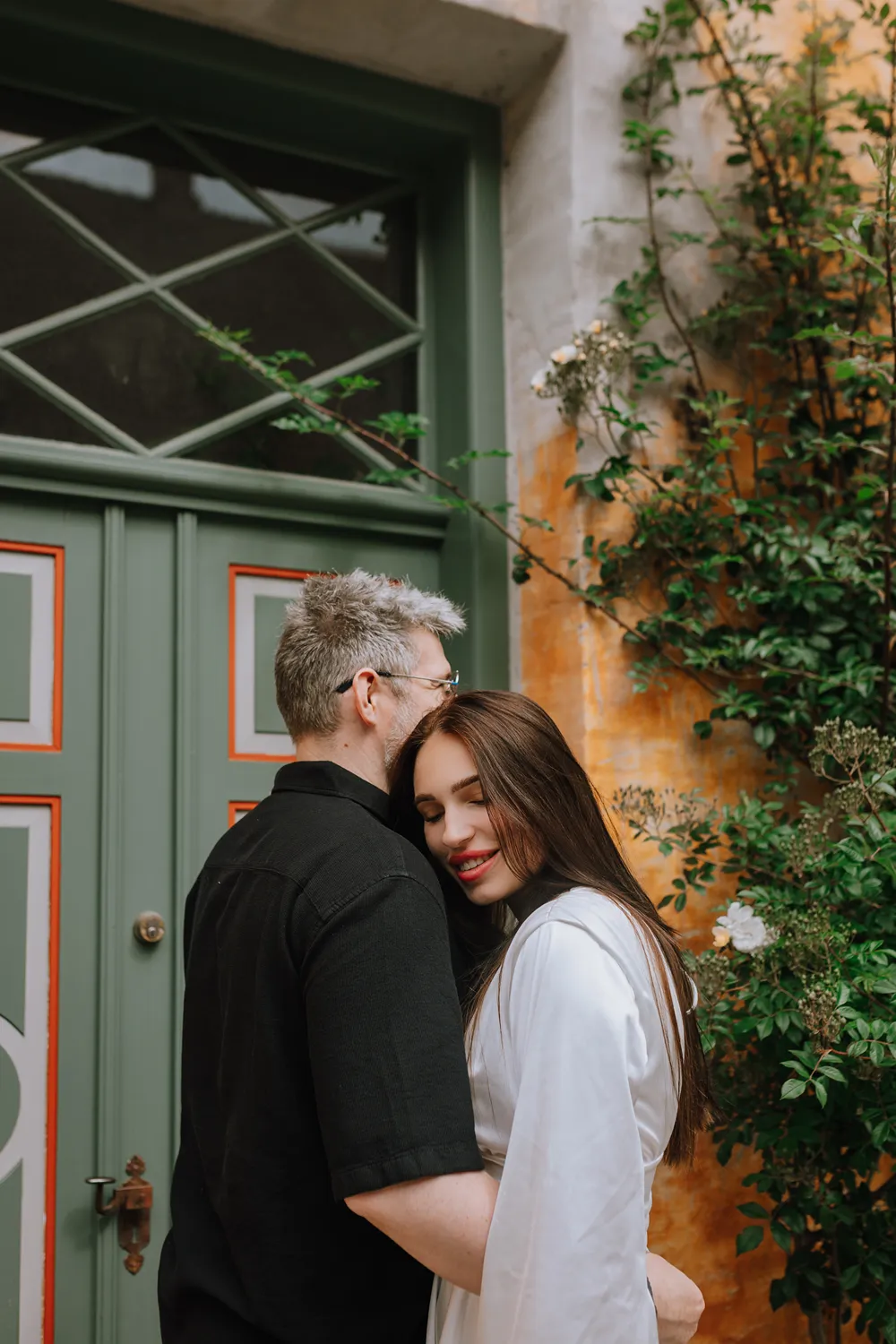 Romantic wedding portraits in Christiansfeld, Denmark