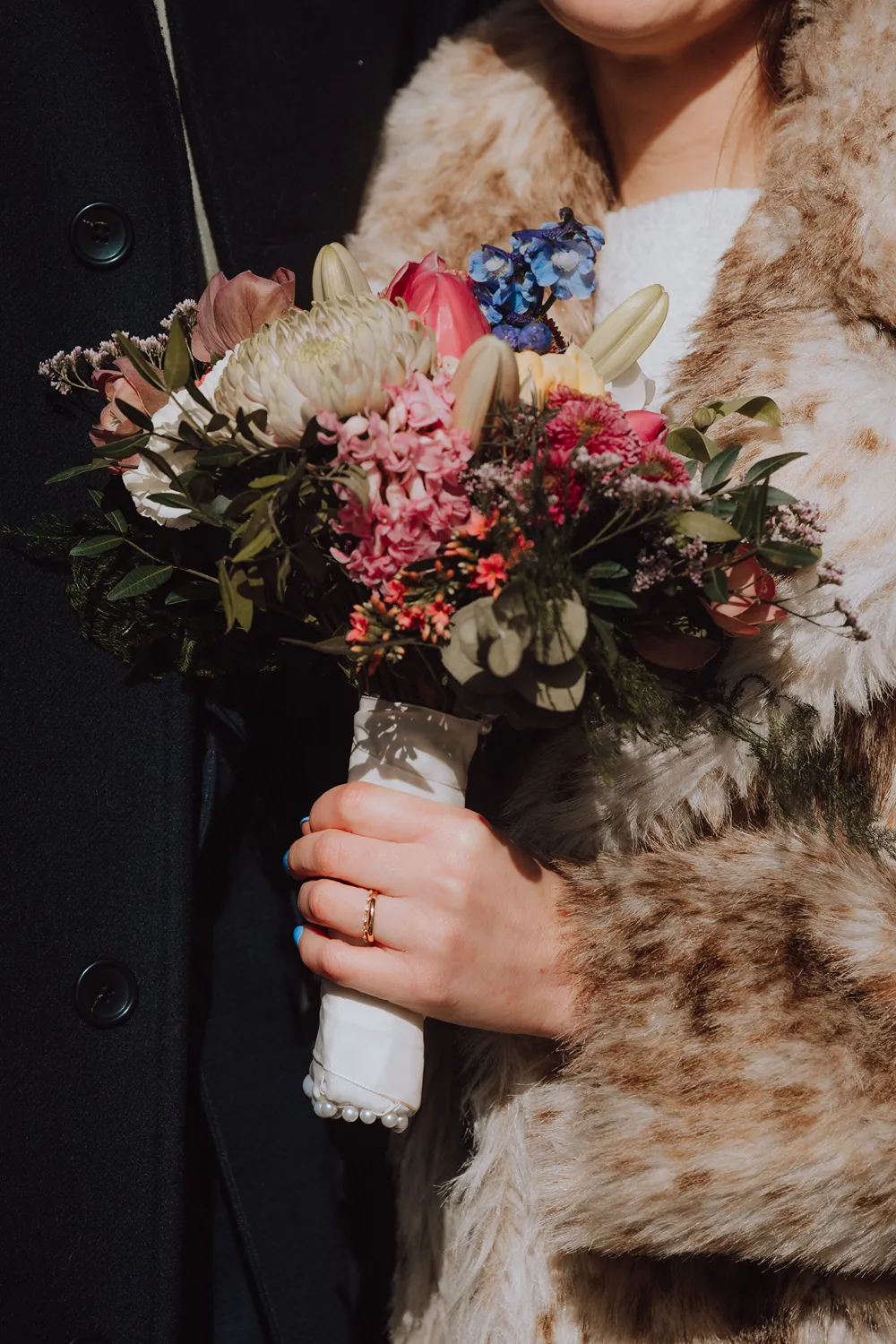 Close-up of wedding flowers during intimate city hall wedding in Odense