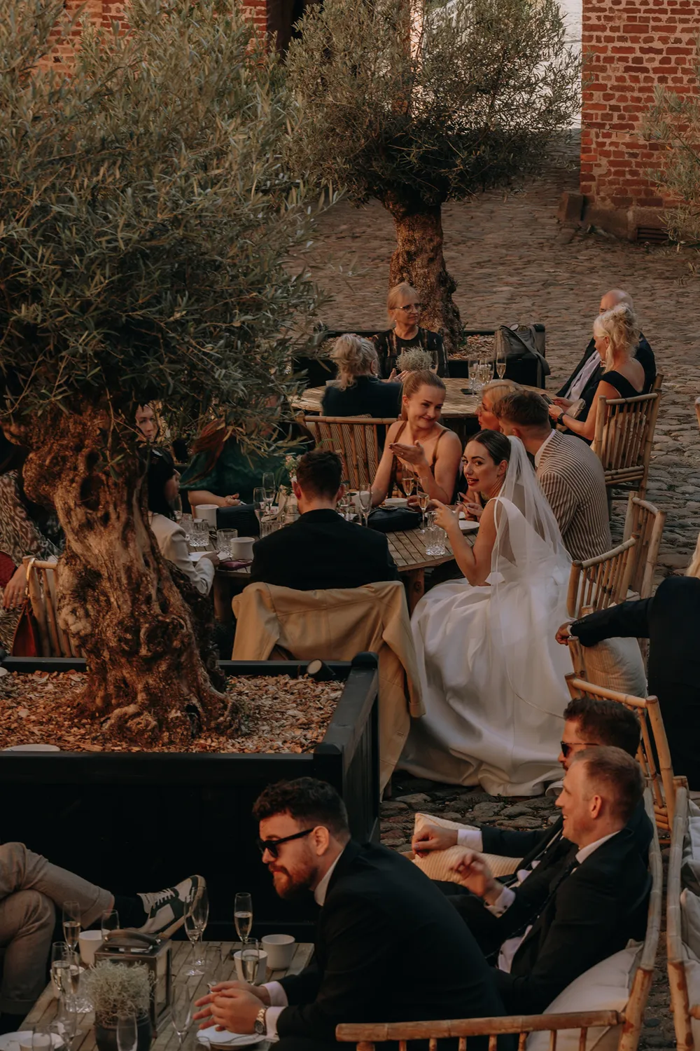 Holckenhavn wedding photographer capturing luxury castle wedding on Fyn