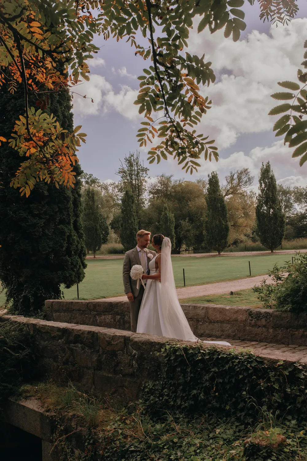 Scandinavian luxury wedding captured by Juniper Picture Lab