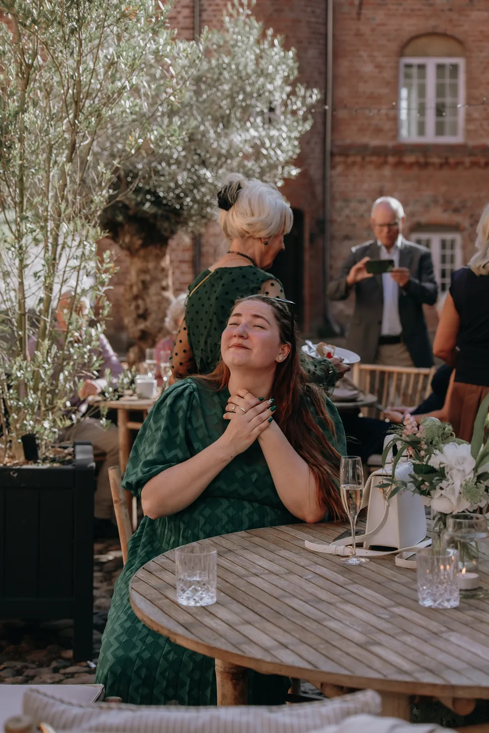 Guests enjoying cocktail hour at Holckenhavn Slot wedding reception