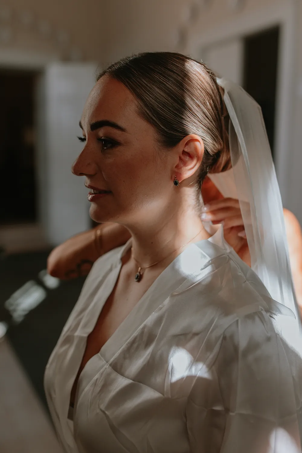 Elegant bridal morning moments at Holckenhavn wedding venue on Fyn