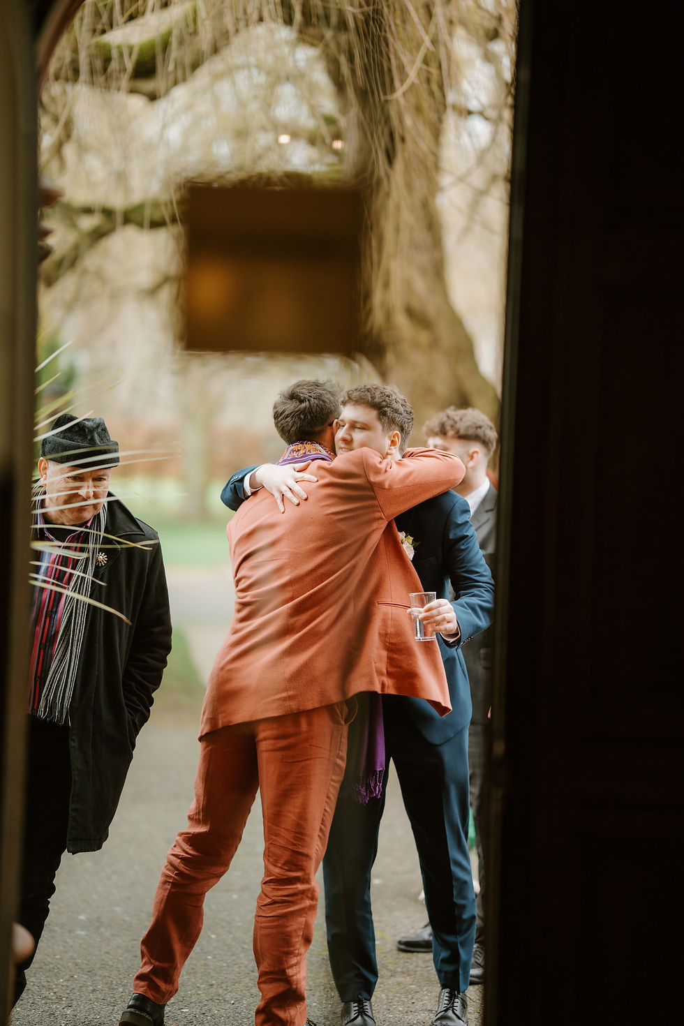 Guests being greeted | Norfolk Wedding Photographer Chloe Gels