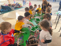 Un projet artistique pour embellir la cour