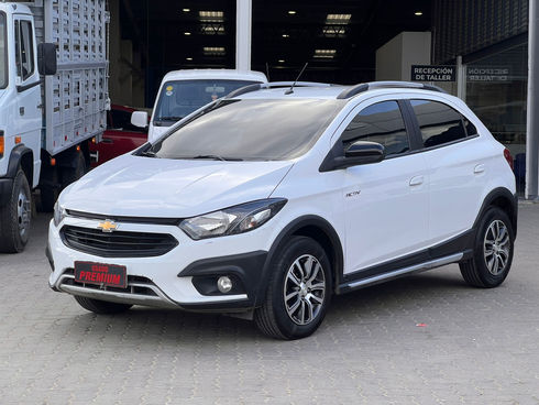 Chevrolet Onix Activ 