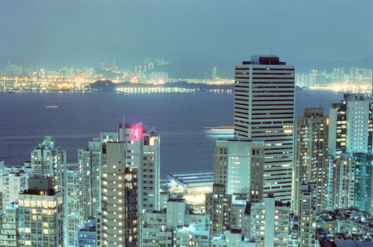 Nikon FM2（四）、夜西環。