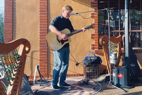 Live Music with Dave Bennett