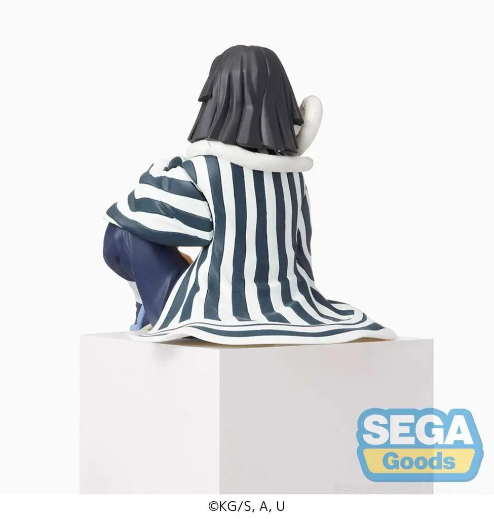 Miniature : DEMON SLAYER - Iguro Obanai - Figurine PM Perching 15cm