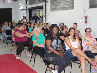 Smasi realiza aula inaugural da oficina de decoração em tortas e doces