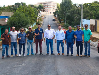BAGÉ
Prefeito realiza vistoria na obra de asfaltamento no bairro Dois Irmãos