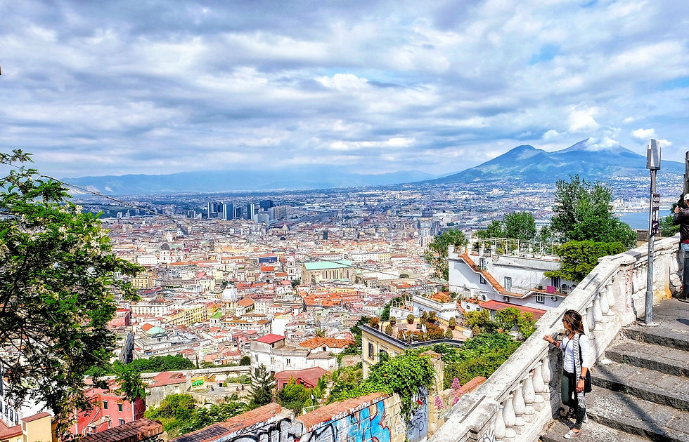 Crossing the road in Napoli