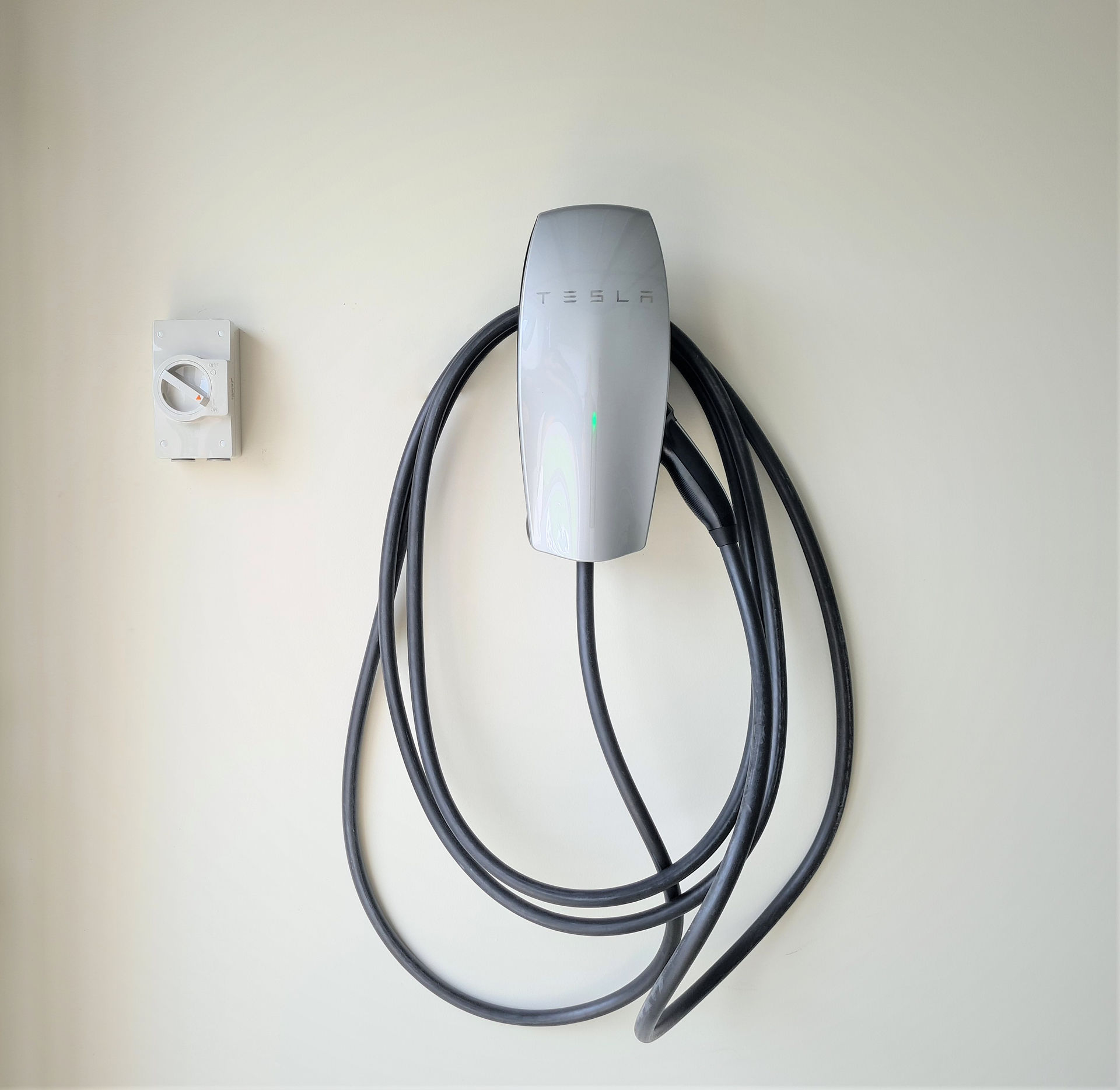 Tesla Gen 2 Wall connector