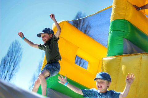 inflatable jumping castle
