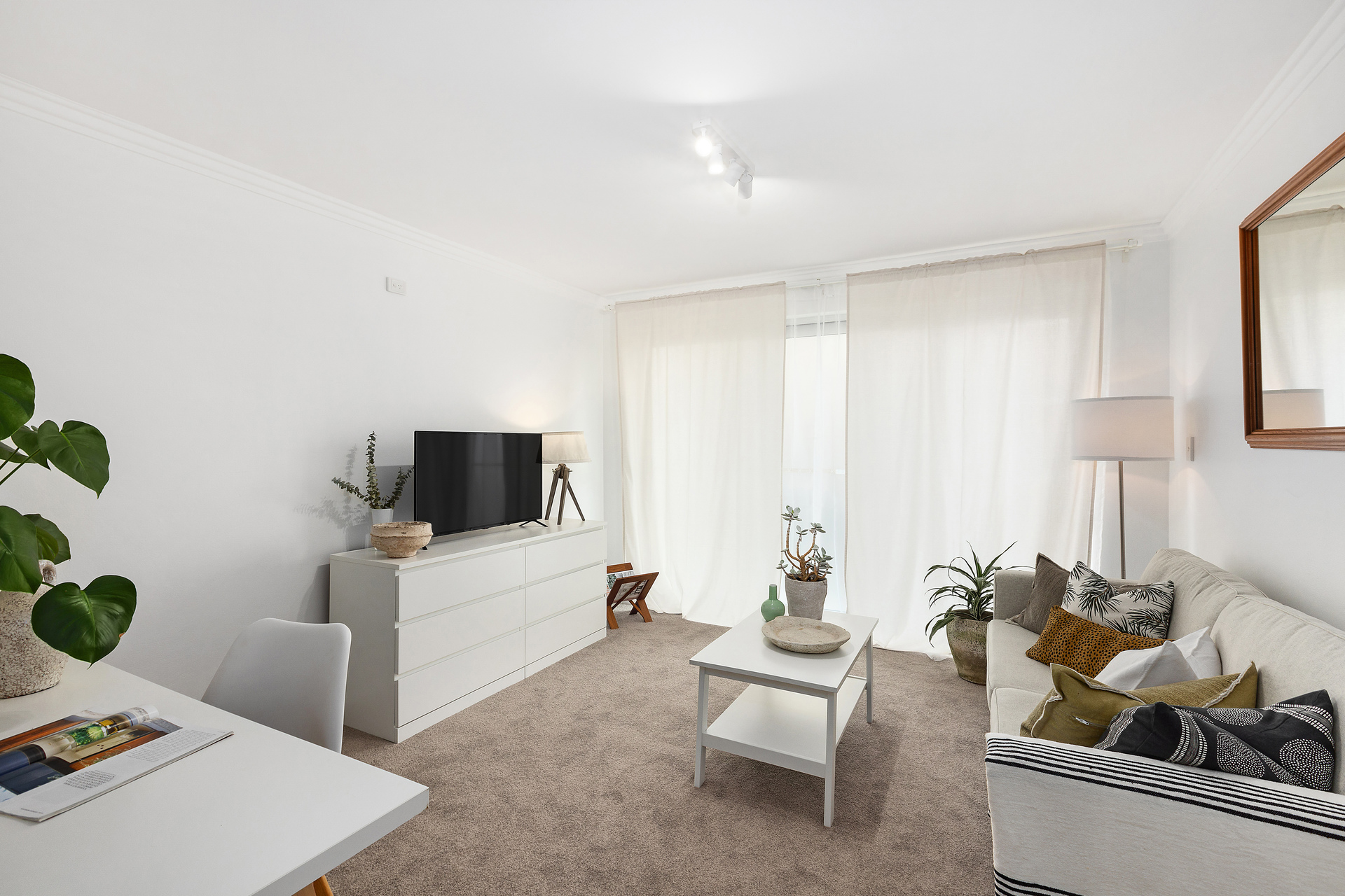 10/15 Stuart Street, Manly - Thumbnail 2