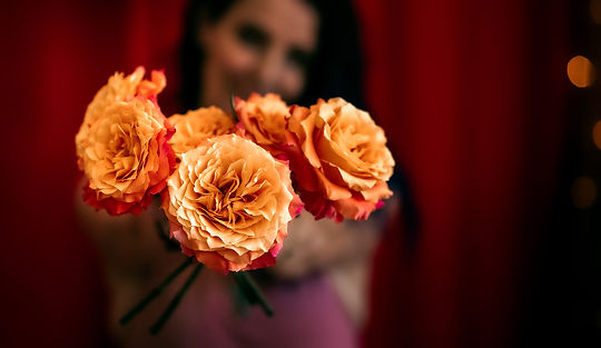 anneriek favelle holding flowers