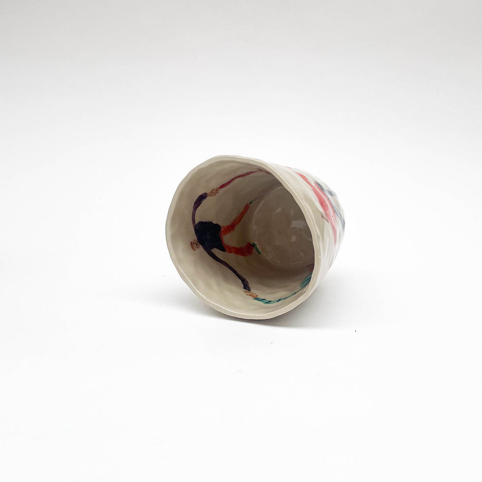 Thumbnail: Holding hands cup