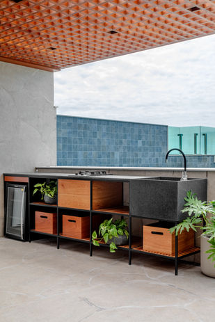 Reforma em cobertura no centro de balneário camboriu, frente mar, alto padrão, luxo.