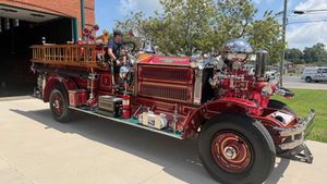 Historic 1926 Fire Engine Returns to Vincennes