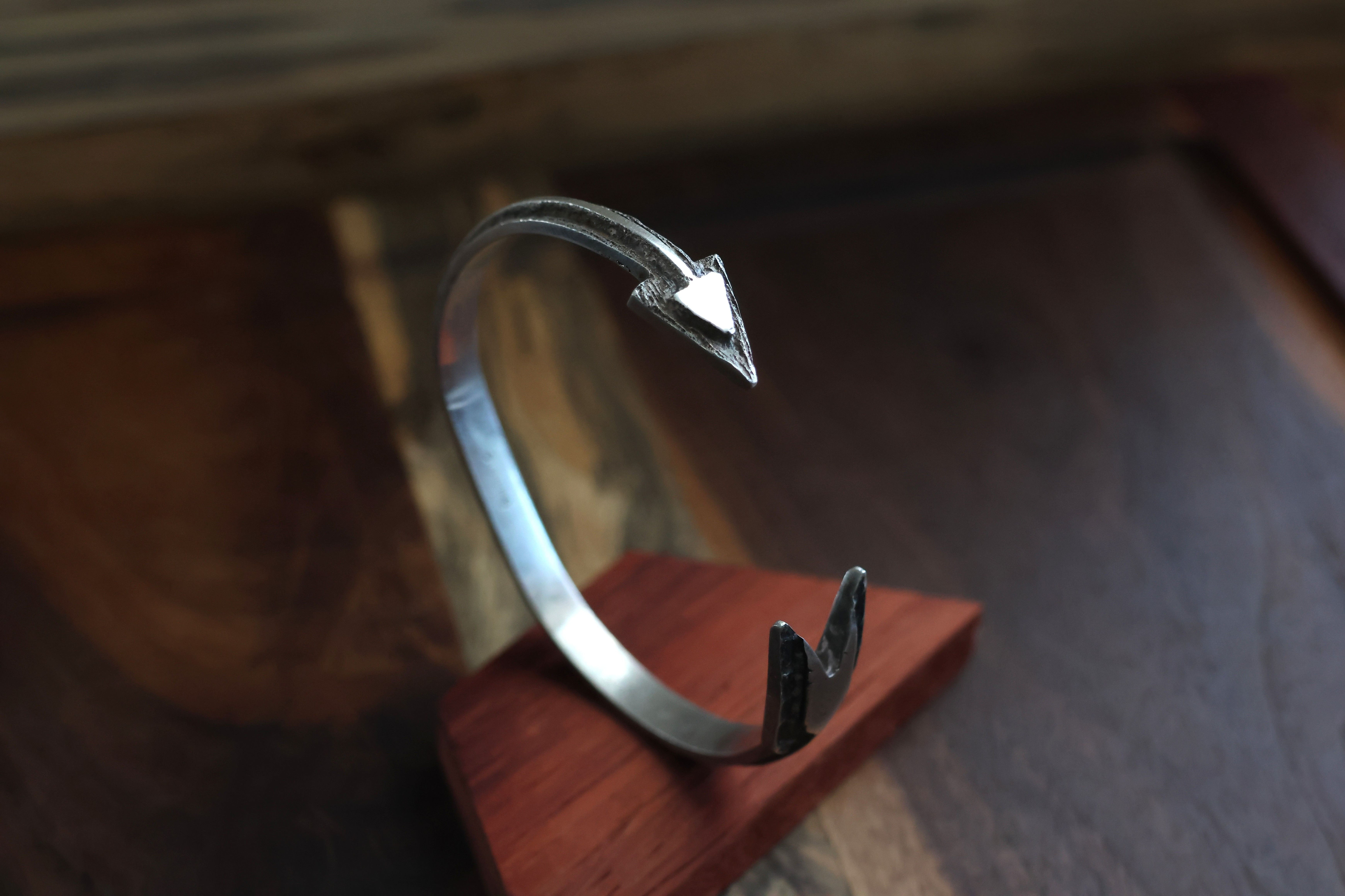 The Signature Arrow Bis