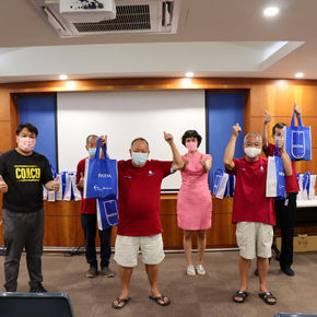 Distribution of #BlessinginABag to Tanjong Pagar Council Workers