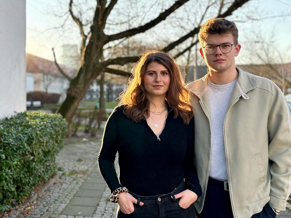 Helena Schnettler [Sprecherin] & Constantin Meyer zu Allendorf [Sprecher]