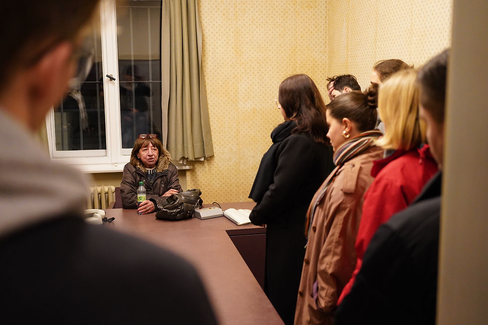 Monika Schneider, von der Stasi unrechtmäßig inhaftiert, hat uns durch das ehemalige Gefängnis geführt.