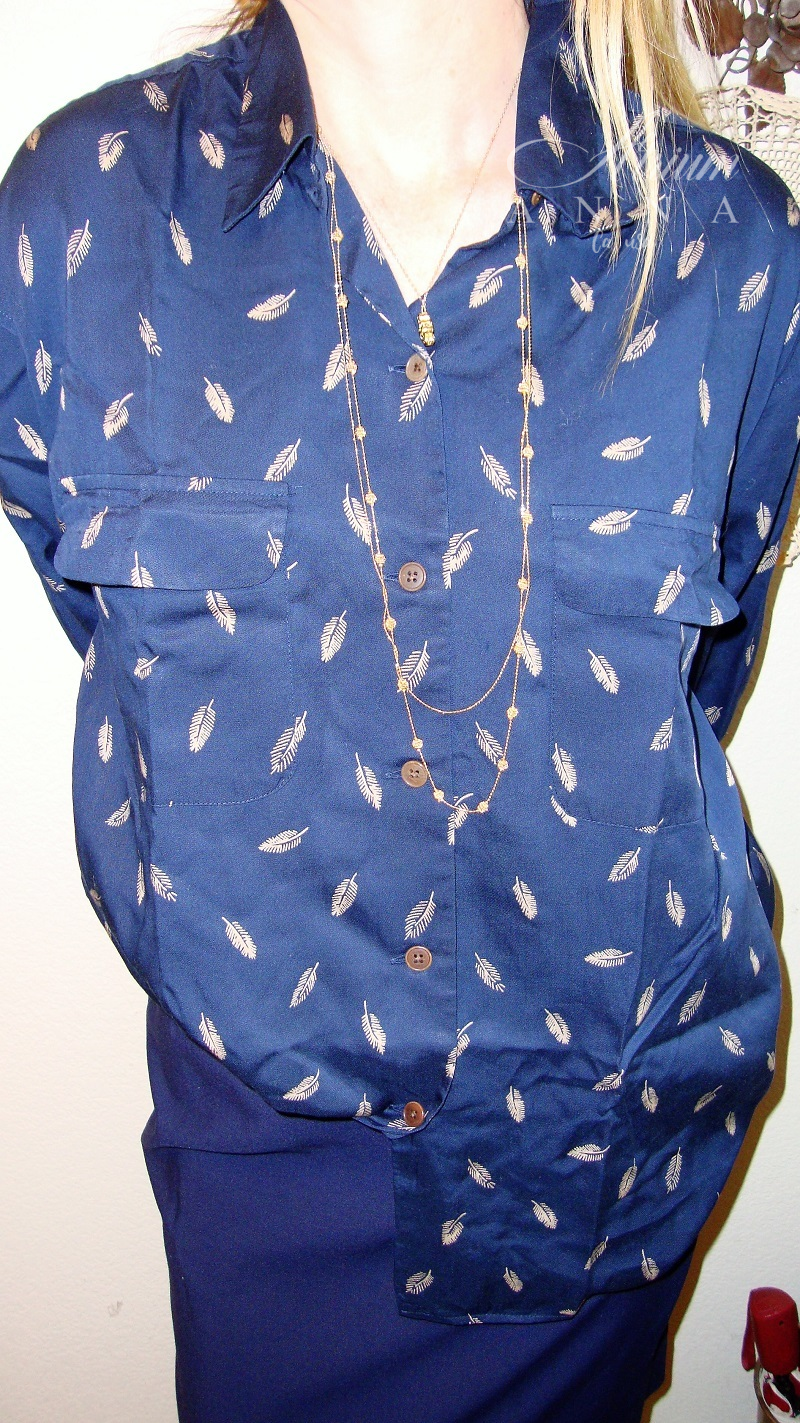 Thumbnail: Banana Republic Vintage Navy Rayon 'Feathers' Button Down Shirt, M