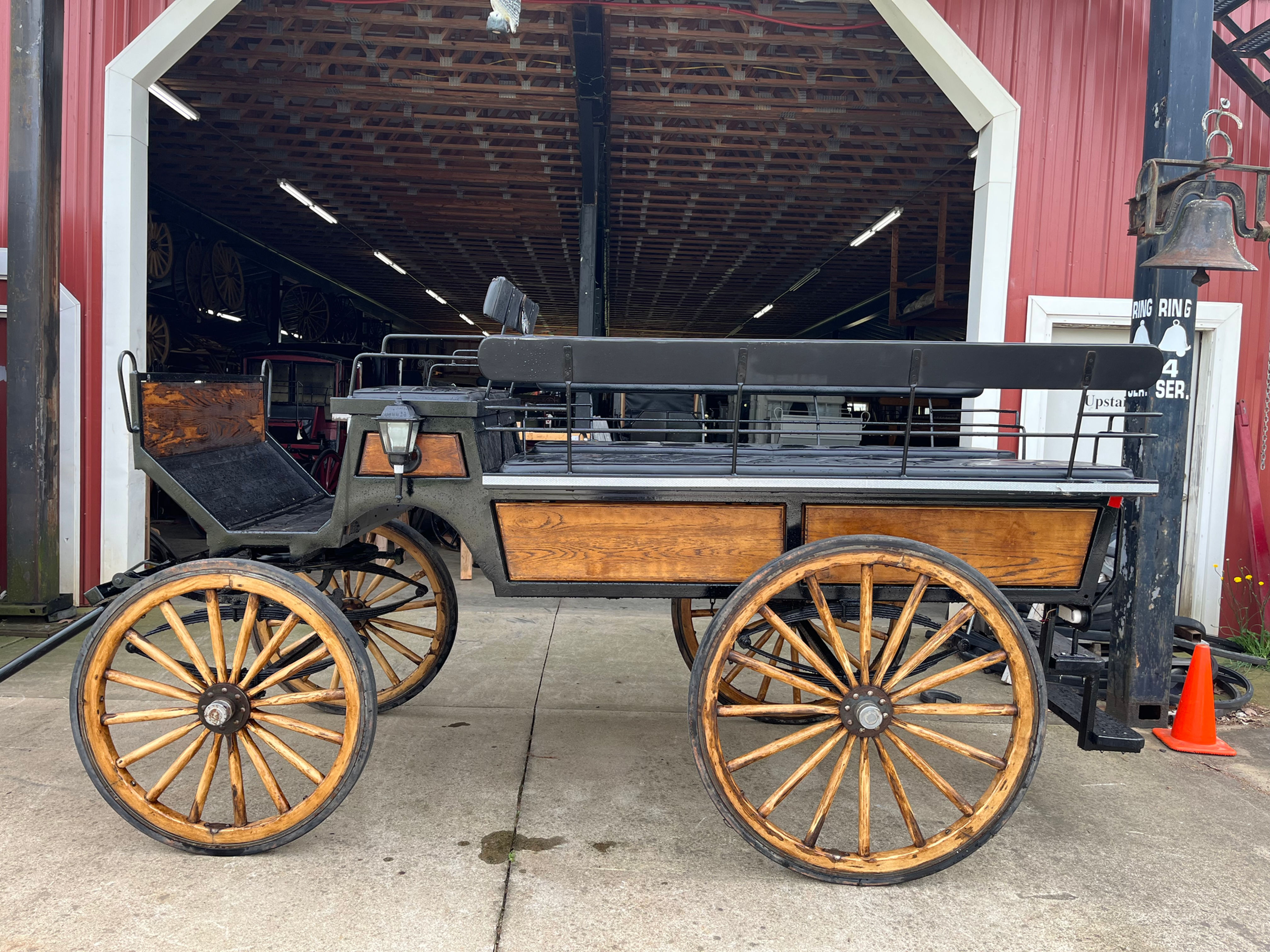 ***6-PASSENGER WAGONETTE W/ TEAM POLE***