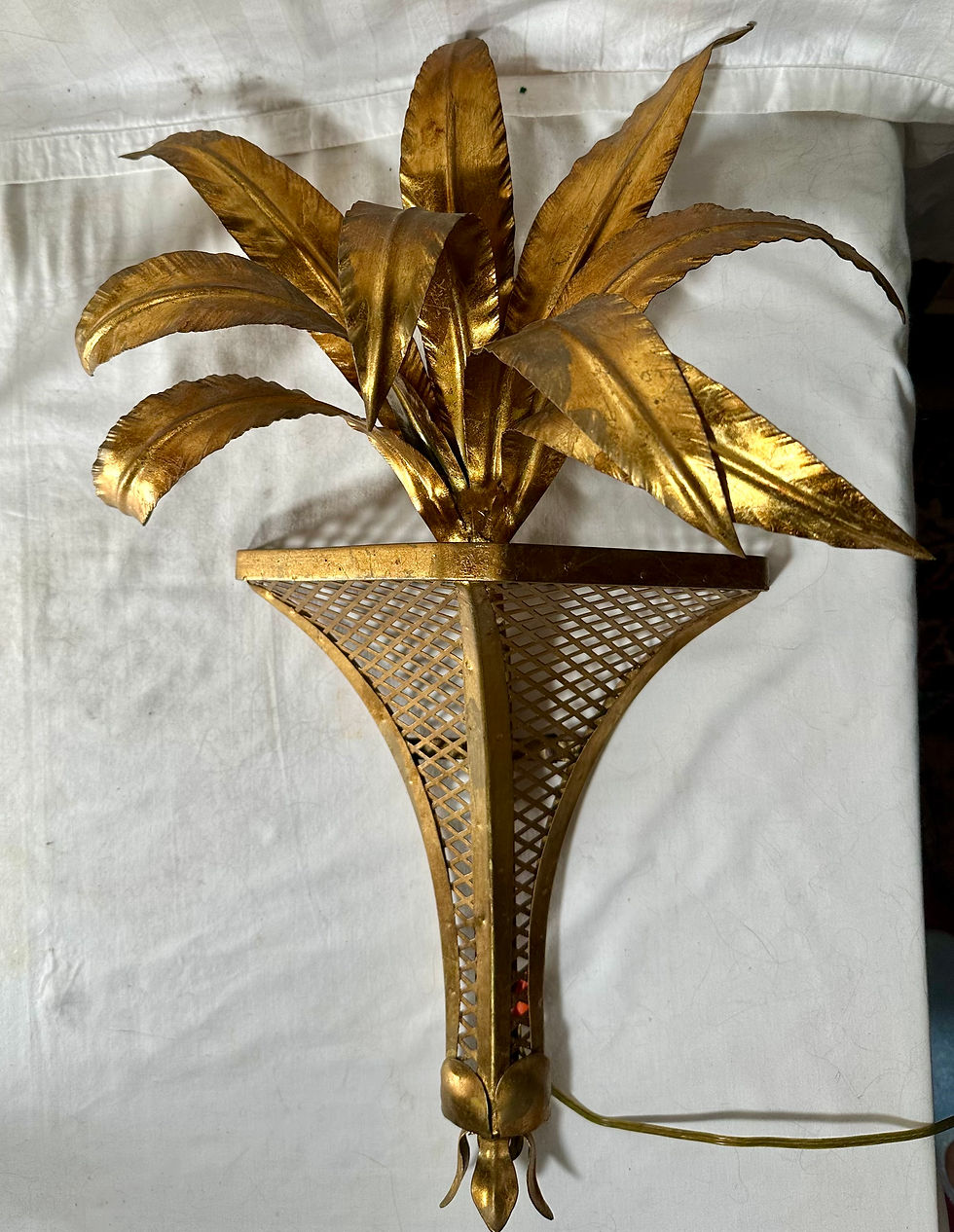 Thumbnail: Pair of Italian 1950s Hollywood Regency Gilt Tole Palm Motif Wall Sconces