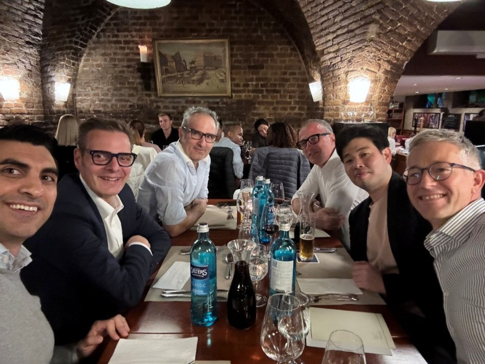 欧州の先生達とディナーに行きました