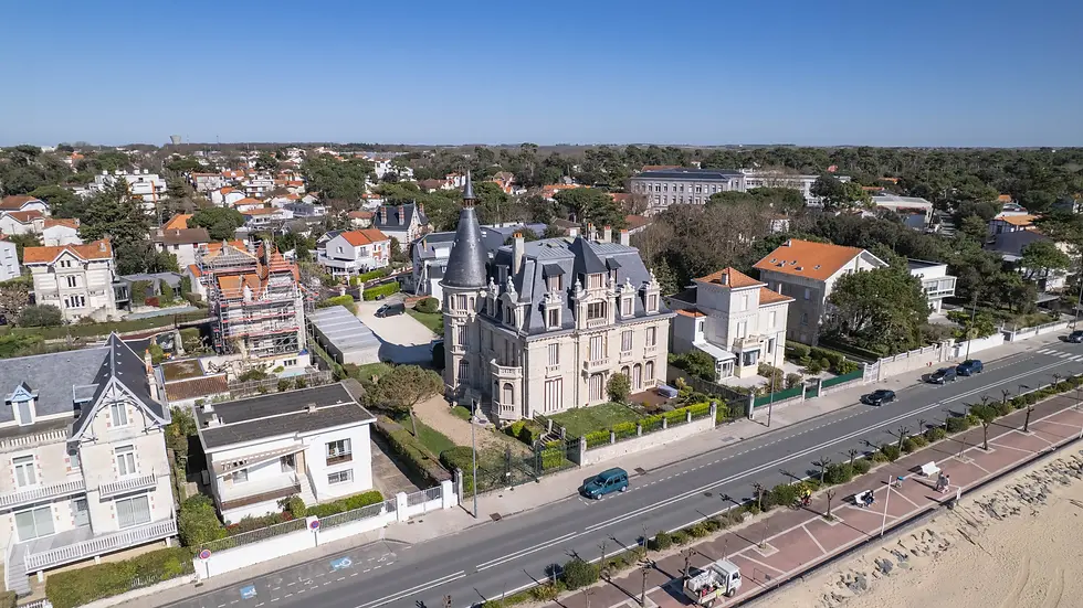 "Photo d’un reportage à Royan, illustrant une scène de vie en bord de mer"