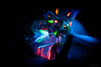 Charlene Rose K - Photographe à Troyes | Les séances NEON LOVE