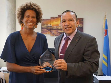 SARAH-QUITA OFFRINGA A RICIBI RECONOCEMENTO BALUARTE DI DEPORTE