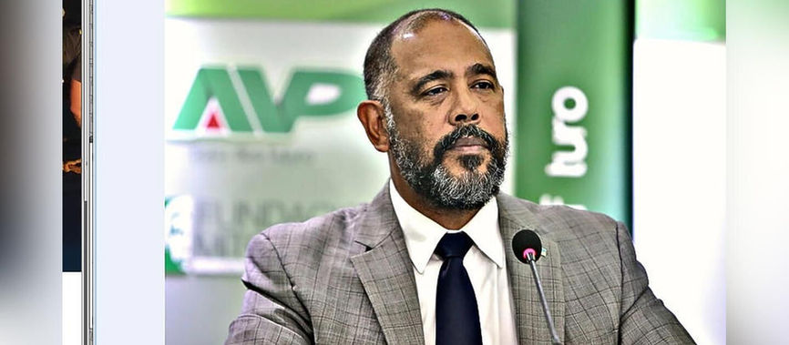 Hoge Raad ta confirma condena di ex-minister den caso "Avestrus": Sentencia pa corupcion y oplichting ta keda final