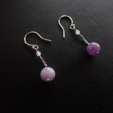 【ハンドメイドジュエリー】お客様の天然石ブレスレットの余り玉を、シルバーのピアスにお仕立て致しました。