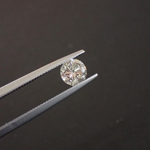 0.706ｃｔのイエローダイヤモンドルースをお迎え頂きました。