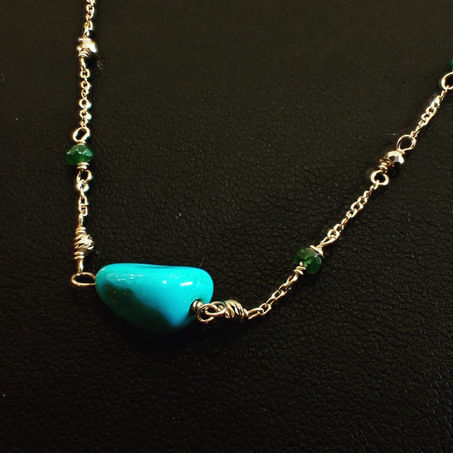 【ハンドメイドジュエリー】ピアスとお揃いのネックレスをお仕立てさせて頂きました。