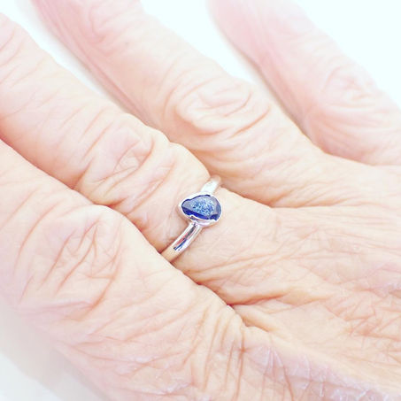 【ジュエリーリフォーム】お客様がお持ちのペンダントトップを、着けやすい指輪へと作り替えました。