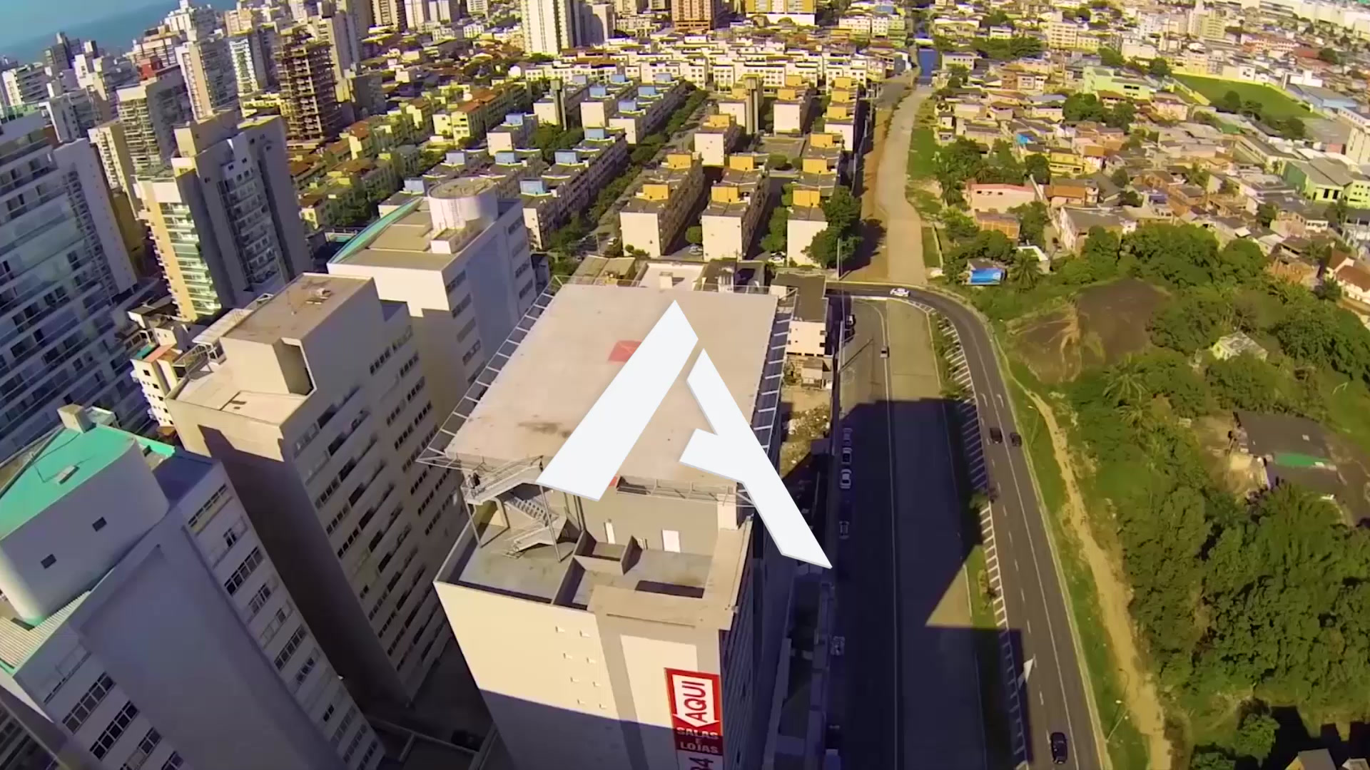 Vista aérea de cidade e construções